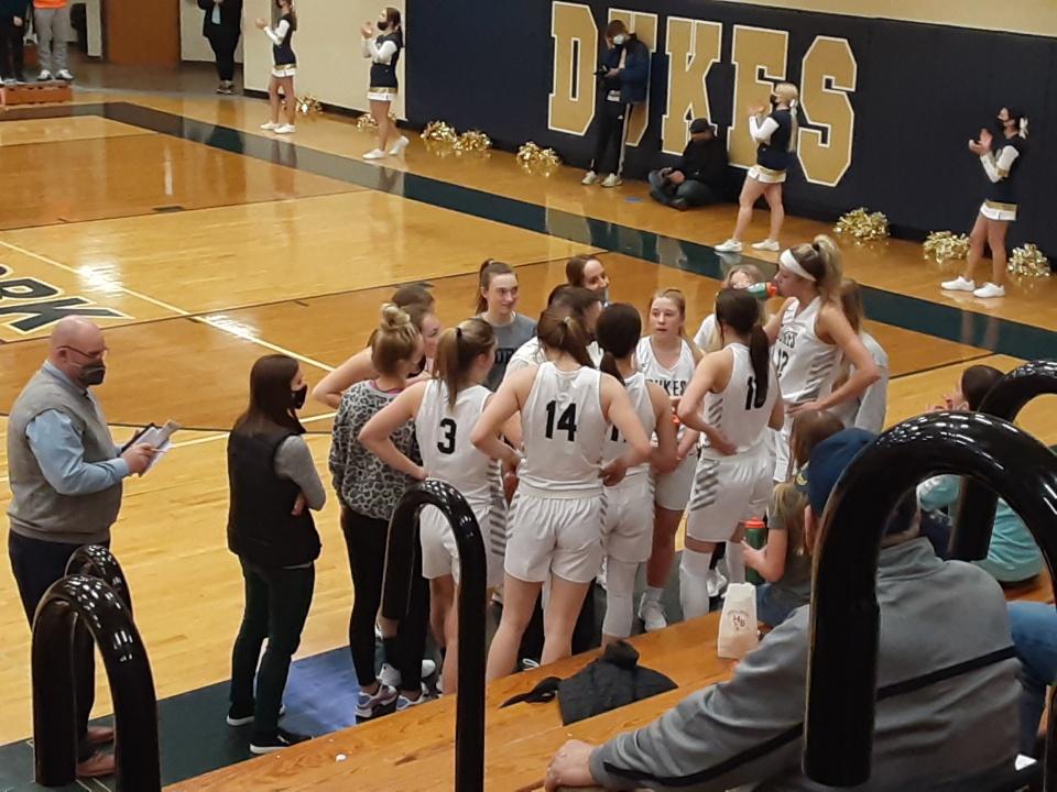 York wins B6 subdistrict, will play Saturday in district final